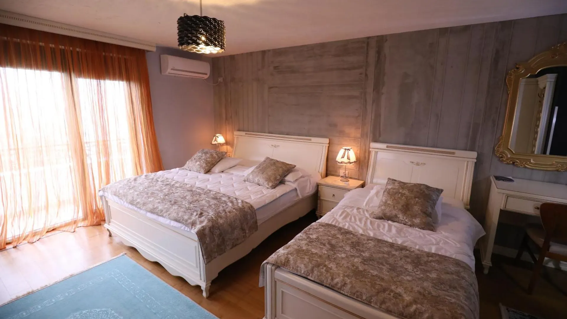 Hotel 1 Maji Pogradec 4*,  Albania