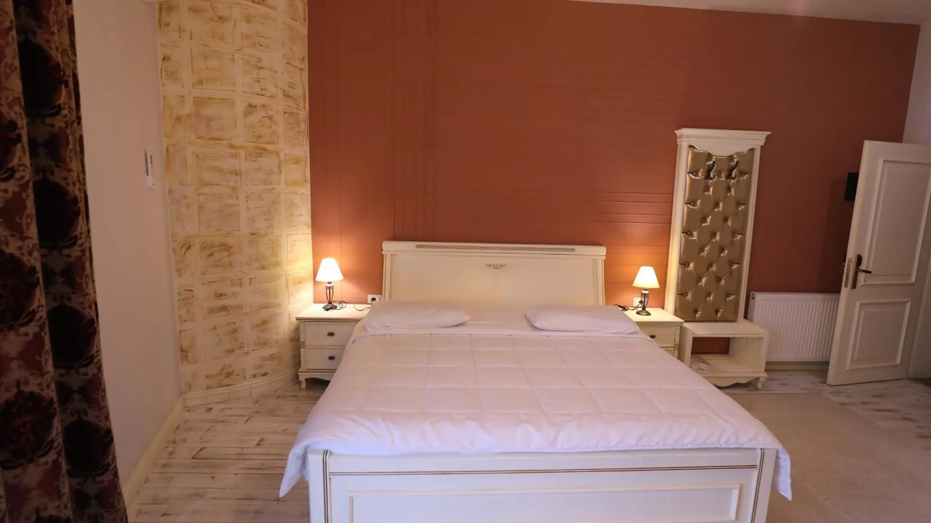 Hotel 1 Maji Pogradec Albania