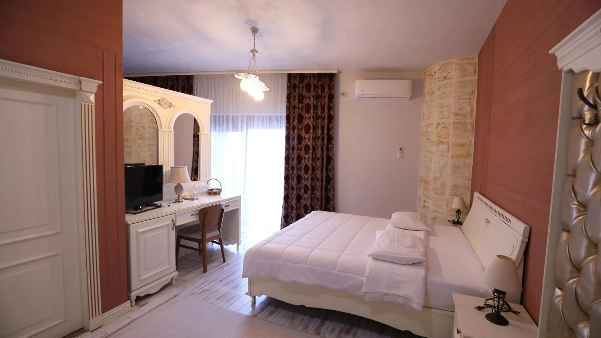 Hotel 1 Maji Pogradec