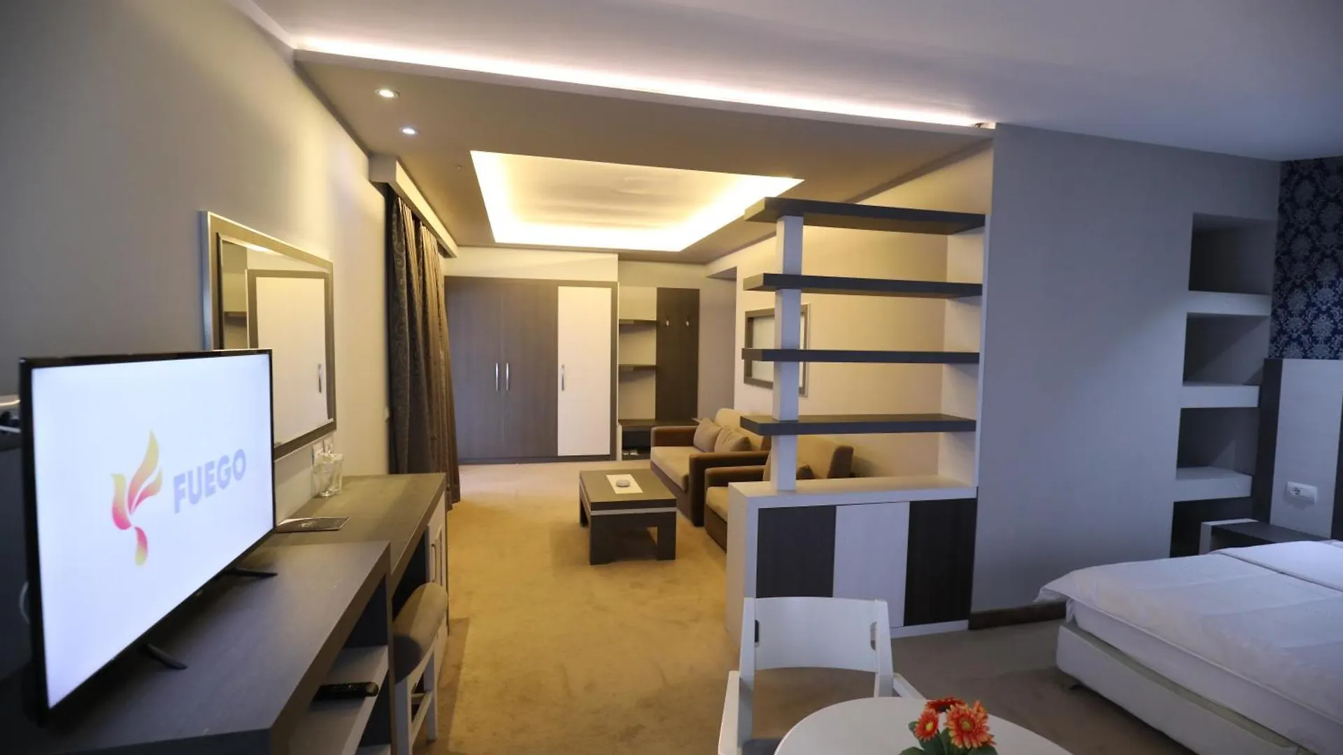 Hotel 1 Maji Pogradec 4*,